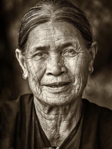 Ethnic Minority Hainan BW 01 